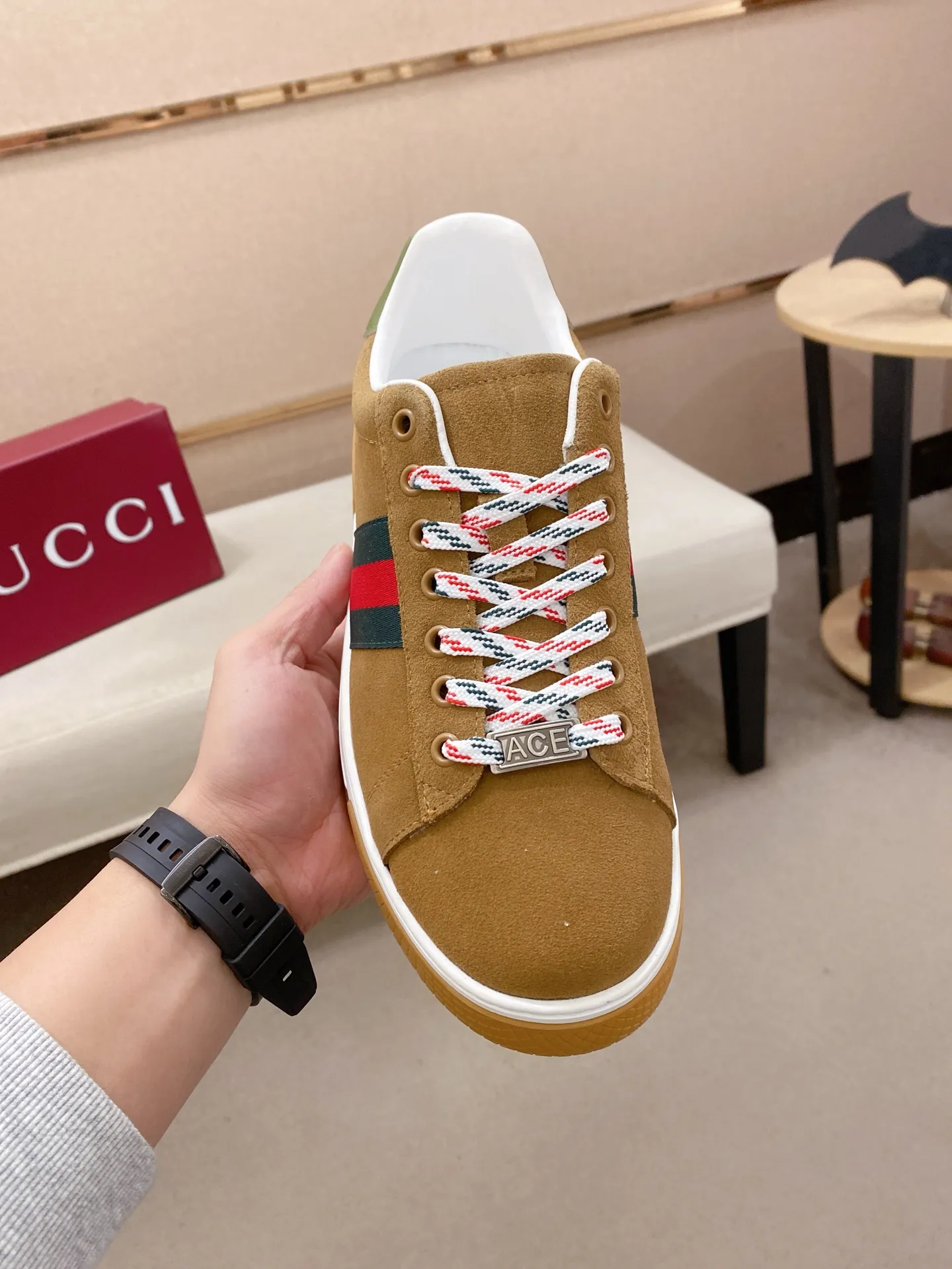 Factory price 442💰New GUCCI (Gucci) counters are available simultaneously, new men's shoes, 😘fabrics are selected imported cowhide, lining: sheepskin lining. 👍🏿 High-end ☄️ air-cushion molded anti-slip rubber outsole, exquisite lines, simple and elegant, comfortable and high-end for leisure travel. Code number: 39 to 44 (45 can be customized and cannot be returned or exchanged)
